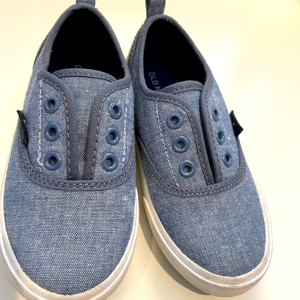 Old navy boys slip-on shoes